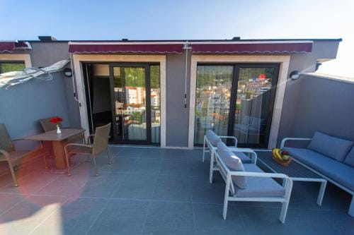 Rooftop Apartments & Rooms Hotel in Budva