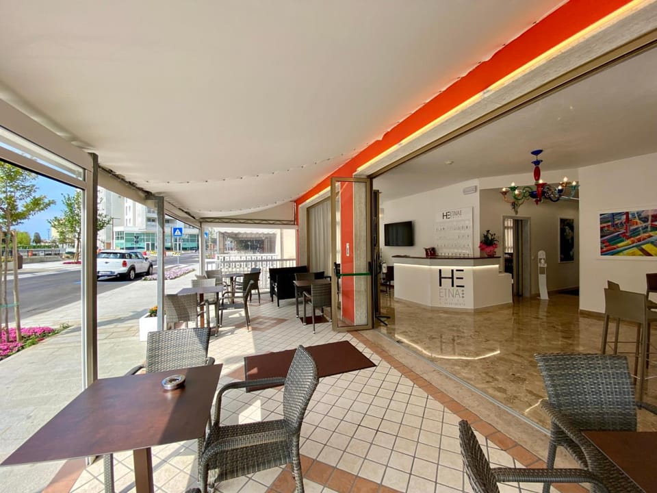 Shared lounge/TV area