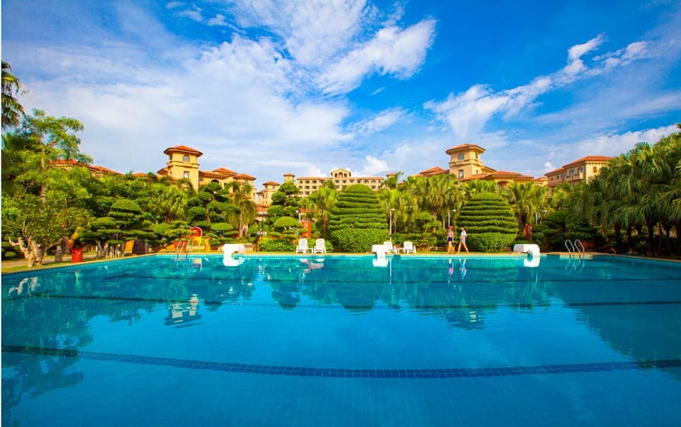 Hainan Yatai Hot Spring Hotel Hotel in Hainan