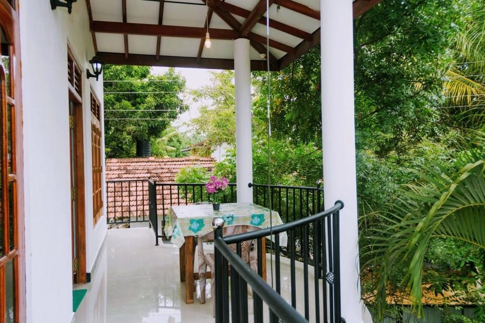 Wayside Guest Hotel in Mirissa