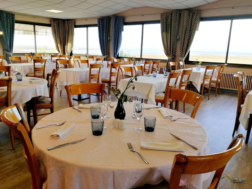 Logis Hotel Le Bretagne Hotel in Brittany