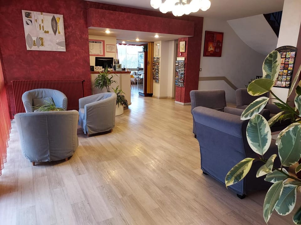 Logis Hotel L'Elanceze Hotel in Auvergne-Rhône-Alpes
