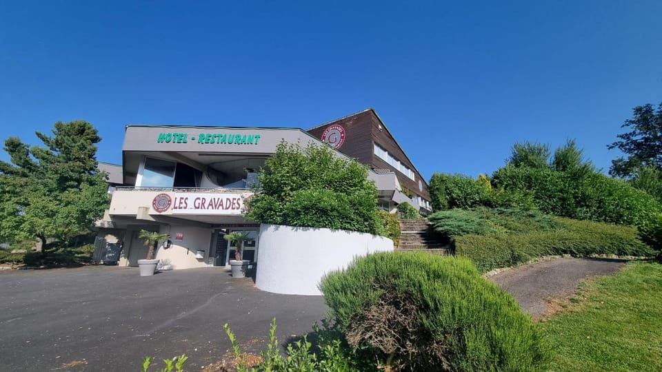 Logis Hotel Les Gravades Ussel Hotel in Auvergne-Rhône-Alpes
