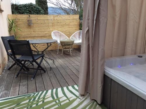 l'Oustaou B&B Piscine & Spa Hotel in Besse-sur-Issole