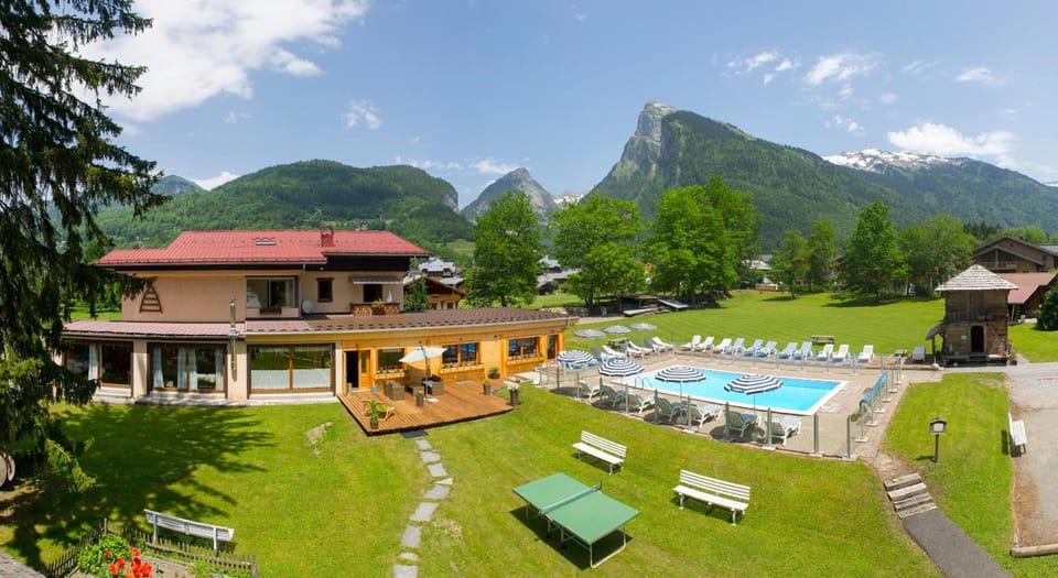 Residence La Cour Hotel in Samoëns