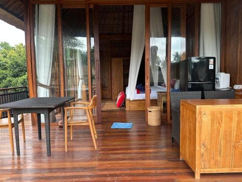 Baruna Sari Villa yoga and reatret view jungle Hotel in Ubud