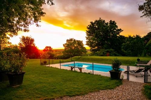 Maison Forte Perreuse Hotel in Bourgogne-Franche-Comté