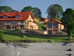 Seehotel und Appartements Schnoller Hotel in Schwangau