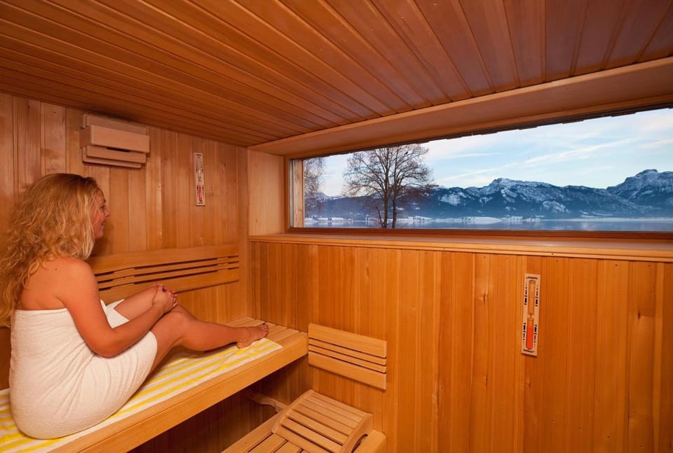 Seehotel und Appartements Schnoller Hotel in Schwangau