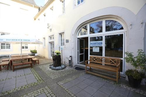 Kolping Hostel Trier im Warsberger Hof Hostel in Trier