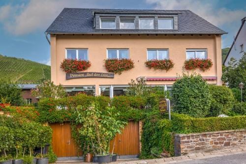 Pension Auf der Olk mit Ropertsmuhle Hotel in Trier-Saarburg