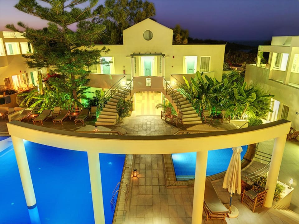 Forum Suites Hotel in Crete