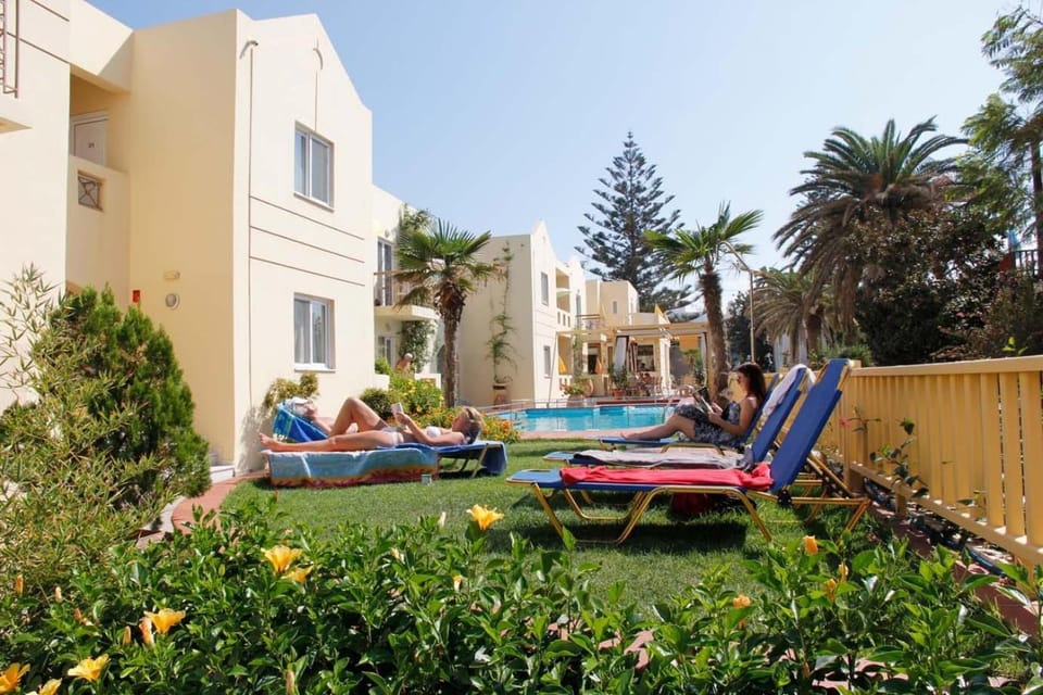Lambrinos Suites Apartment hotel in Platanias