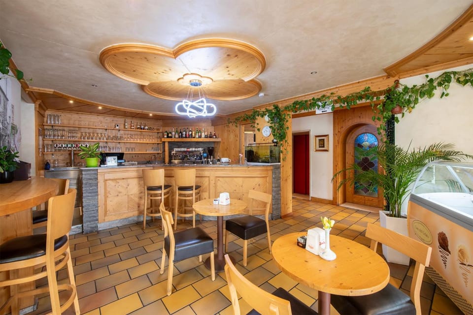 Bar/lounge