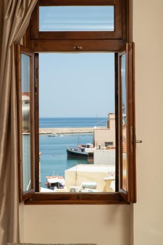 Narkissos 'SUPERB' Hotel in Chania