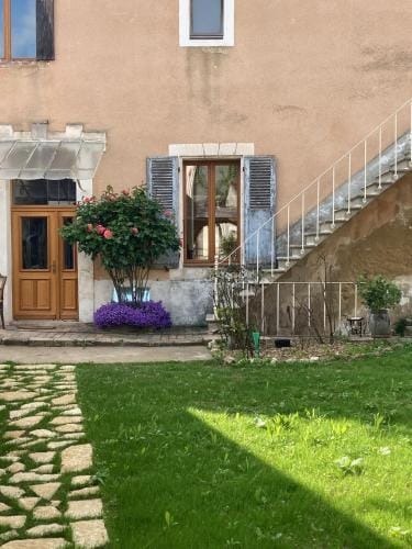 Sur les Ailes du Papillon-La Suite Hotel in Bourgogne-Franche-Comté