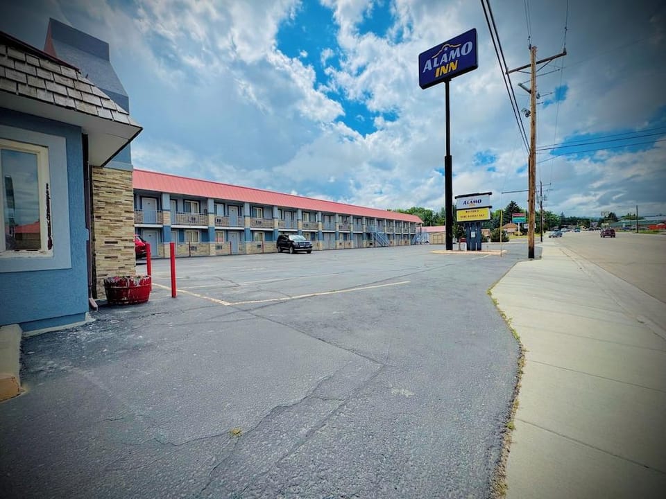 Alamo Inn Motel in Buffalo
