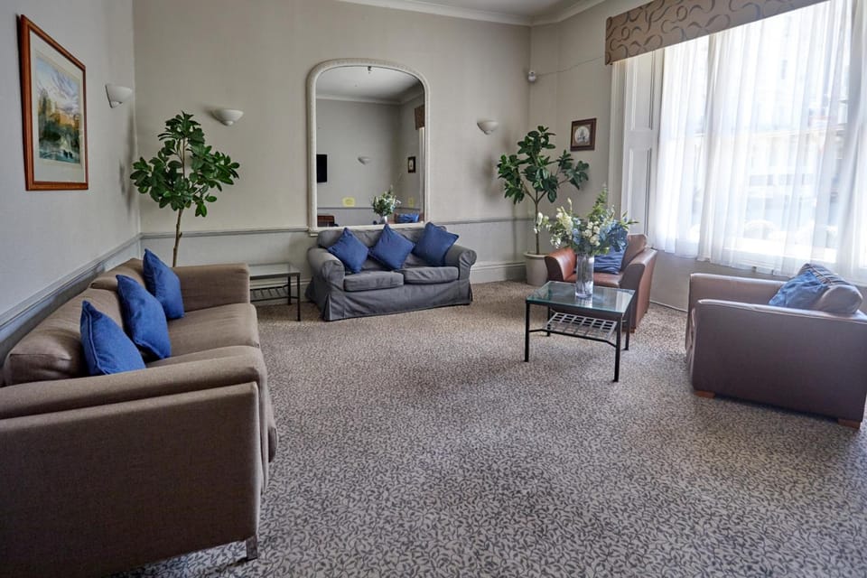 Shared lounge/TV area