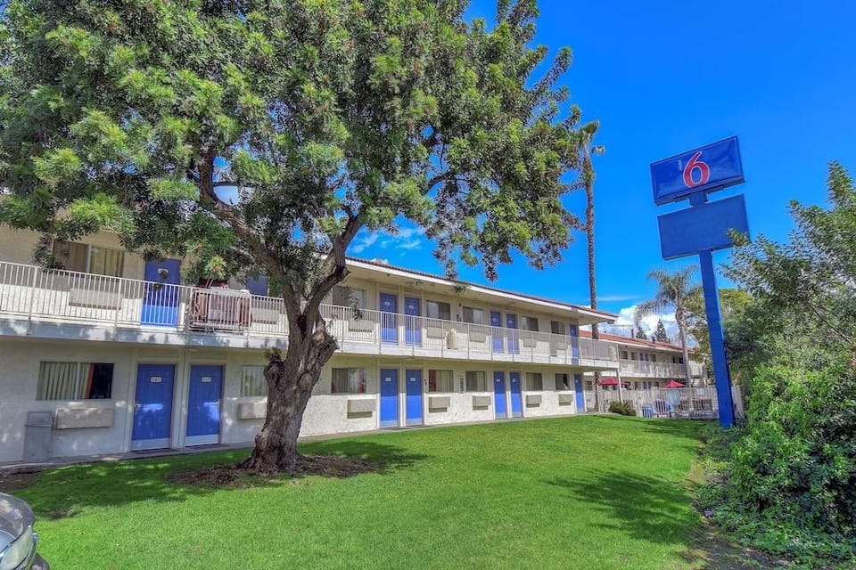 Motel 6 Hotel in Chino
