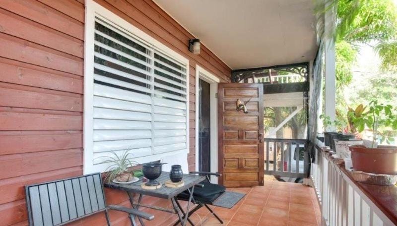 Alux House Hotel in Placencia