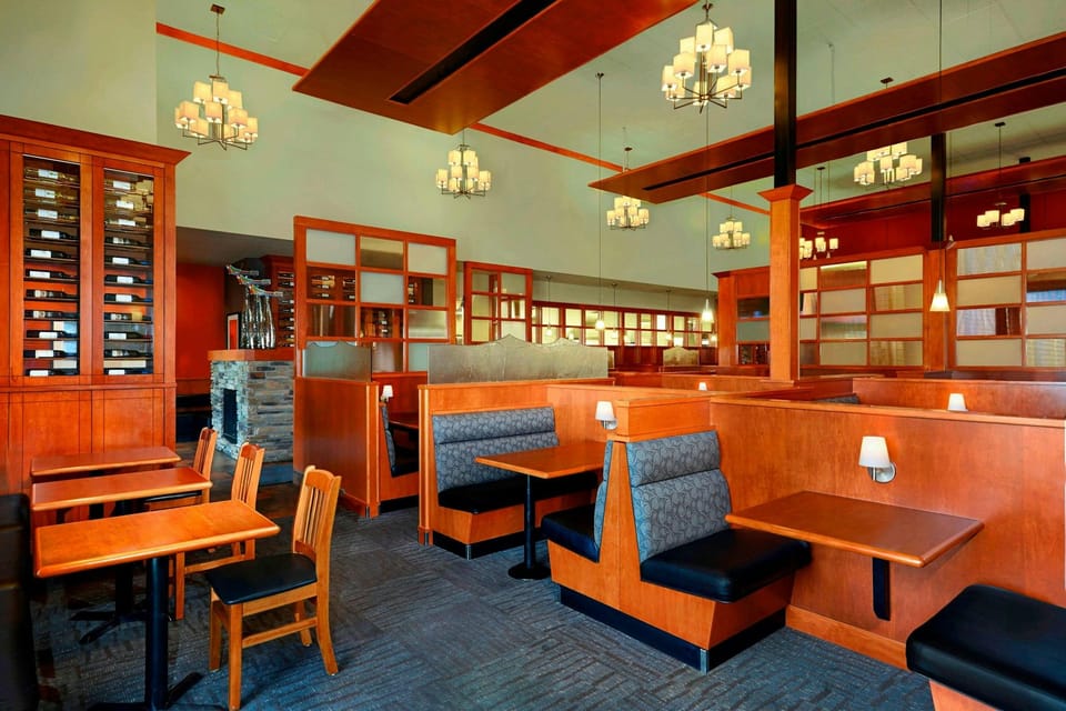 Four Points by Sheraton Edmonton Gateway Hotel in Edmonton