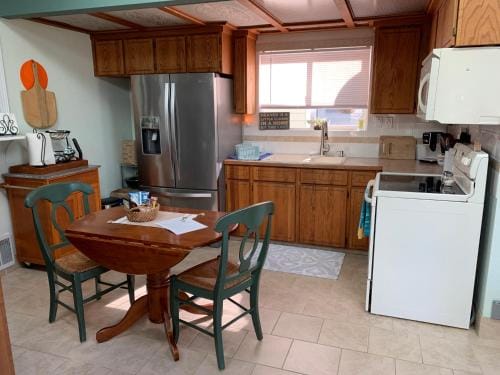 Lake Tapps Bungalow Hotel in King County
