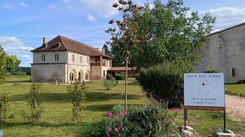 Abbaye Saint Gilbert Hotel in Bourgogne-Franche-Comté