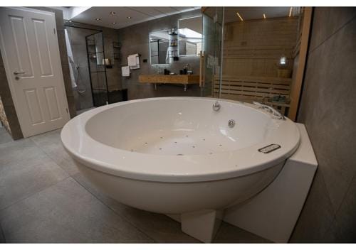 Suites Aix la Chapelle, Exclusive Apartments, Wellness and more, Aachen City Hotel in Aachen