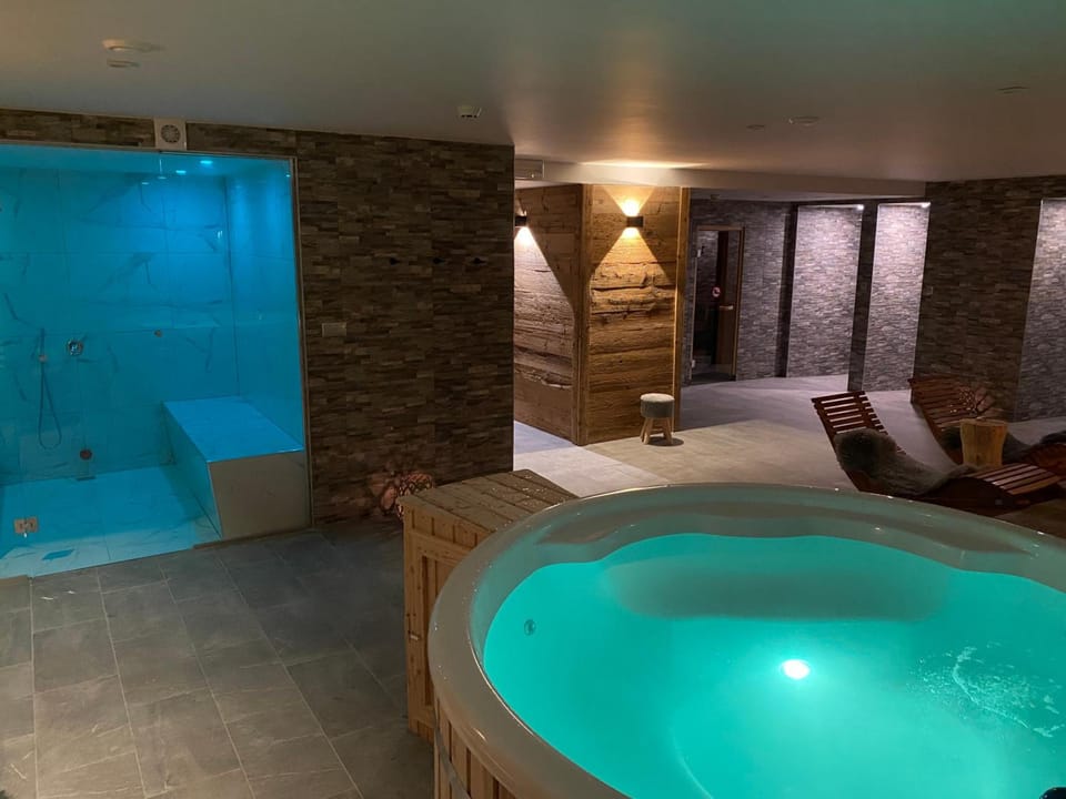 Hot tub