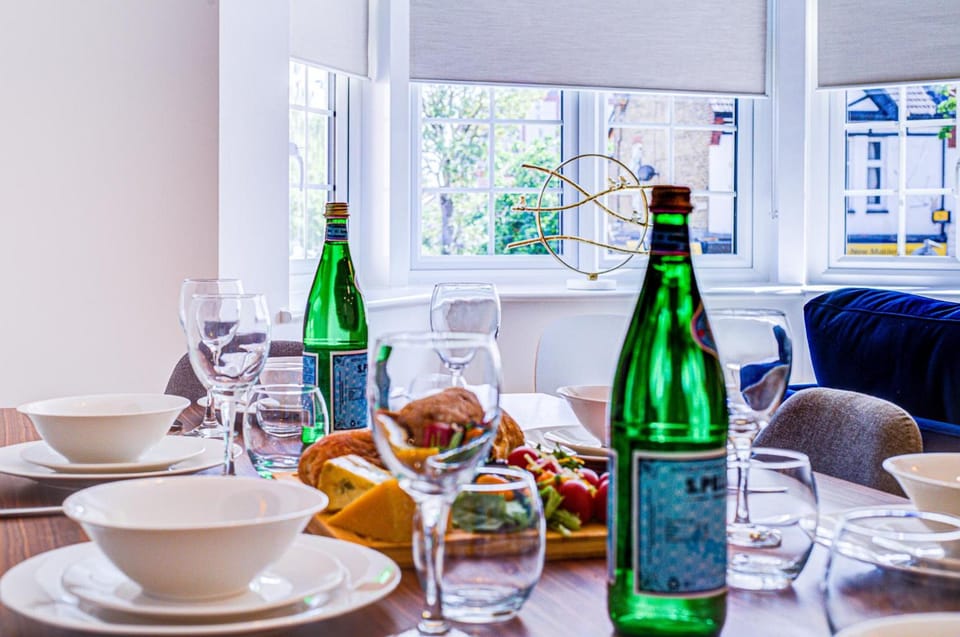 Hybrid Resi - London, New Malden near Richmond - Wimbledon Hotel in Kingston upon Thames