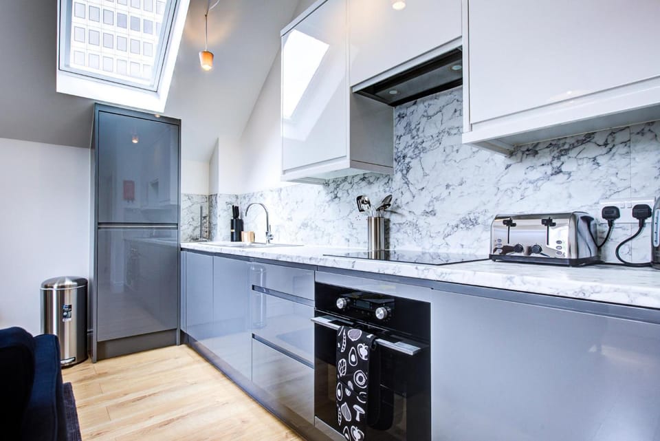 Hybrid Resi - London, New Malden near Richmond - Wimbledon Hotel in Kingston upon Thames