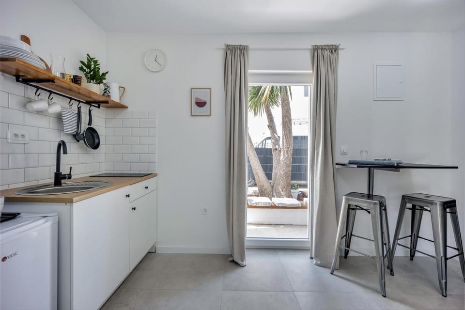 Studio apartments Yucca, 2-min to the beach and 5 to Trogir Hotel in Trogir