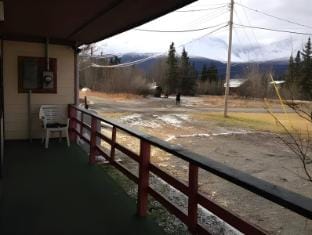 Glacier View Inn Motel in Yukon