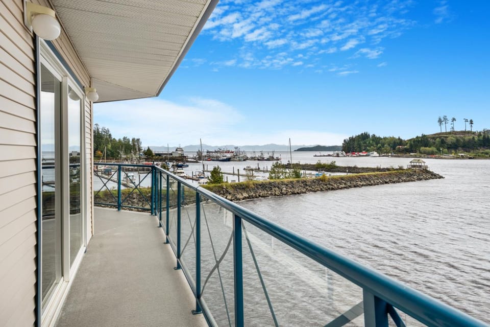 Glen Lyon Inn Hotel in Port Hardy