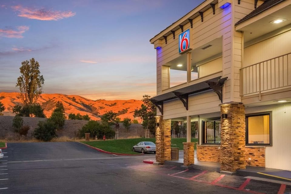 Motel 6 Hotel in Fremont