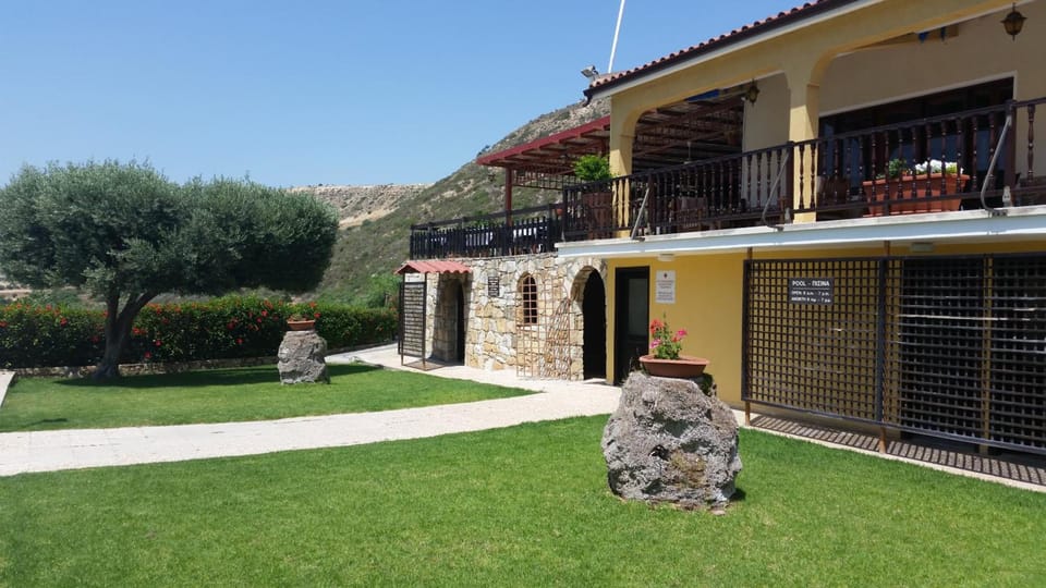 Pelekanos Apartments Apartment hotel in Pissouri