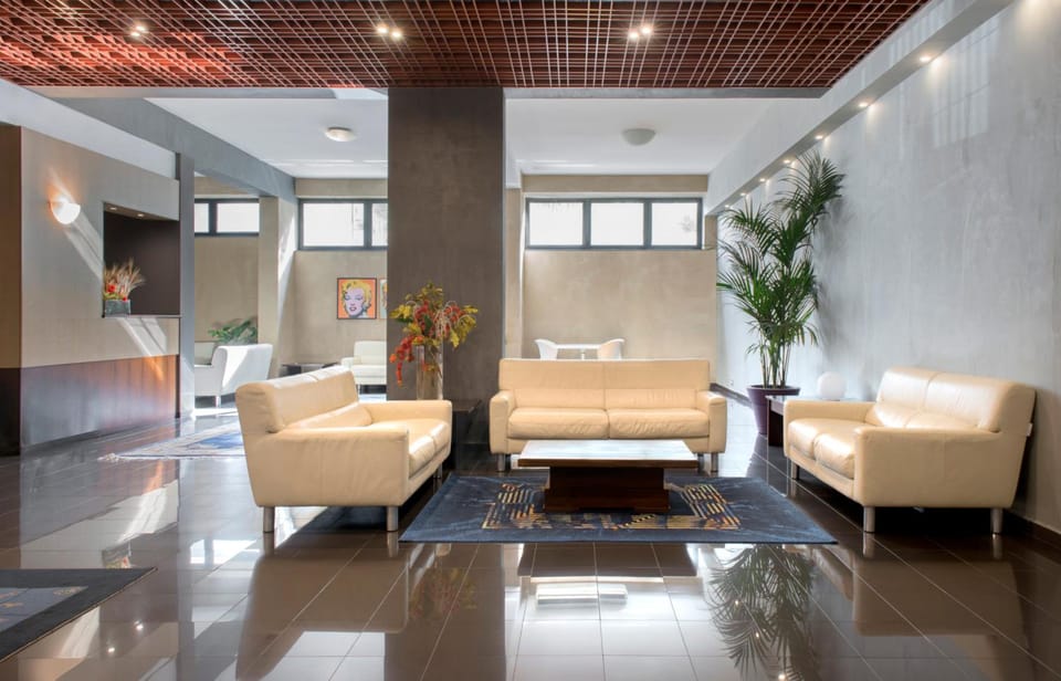 Shared lounge/TV area
