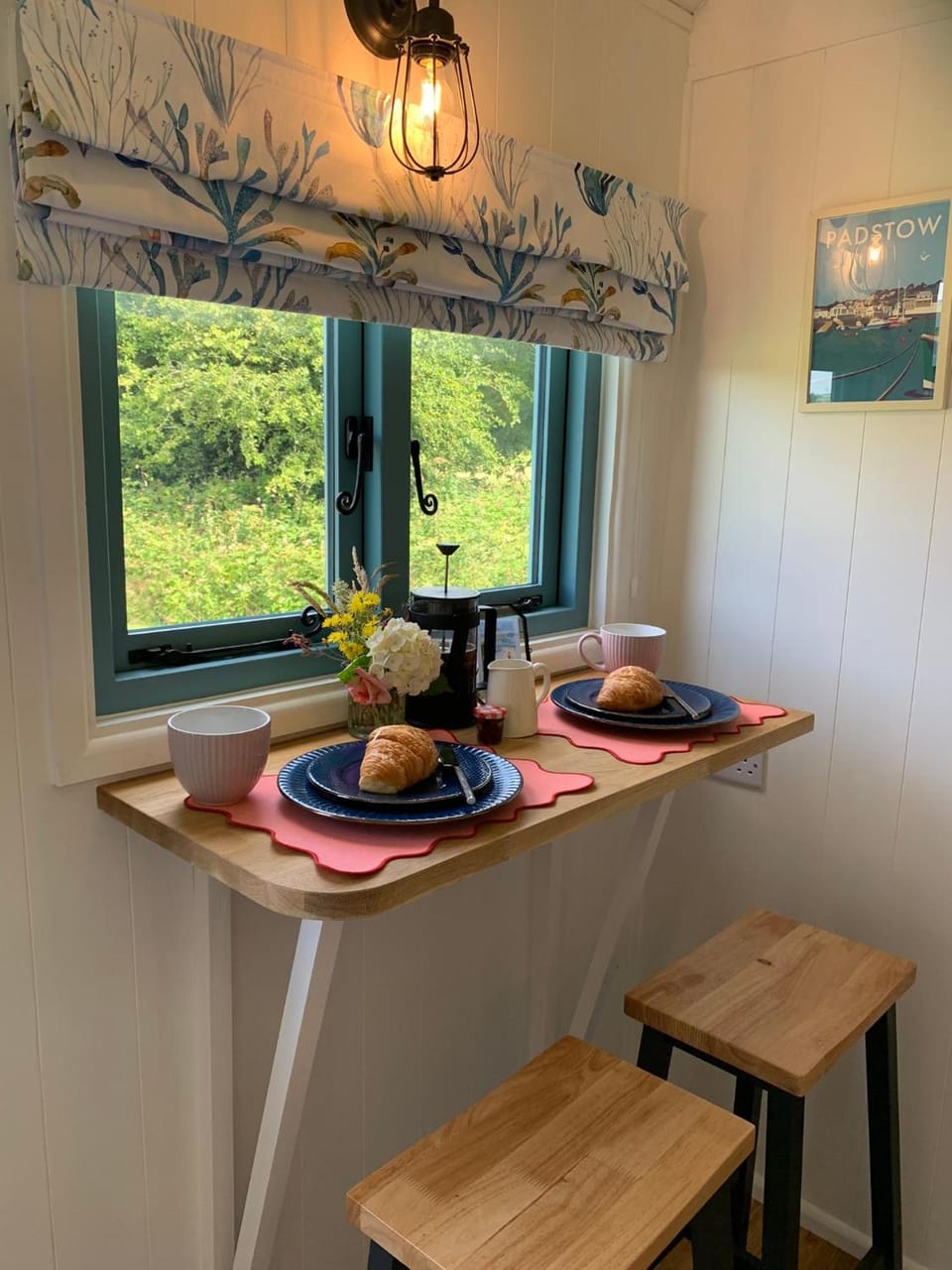 St. Kew Shepherd Huts Hotel in England