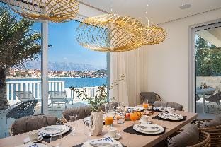 More Brac in Selca with 4 bedrooms and 4 bathrooms Hotel in Selca, Brač