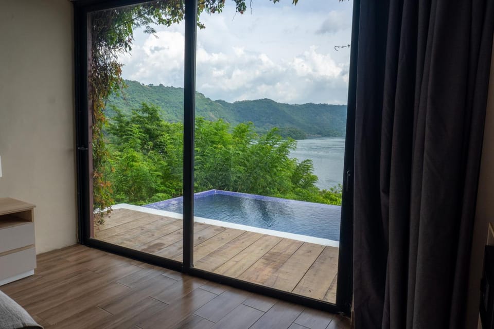 Cardedeu Hotel Lago de Coatepeque Hotel in La Libertad Department, El Salvador