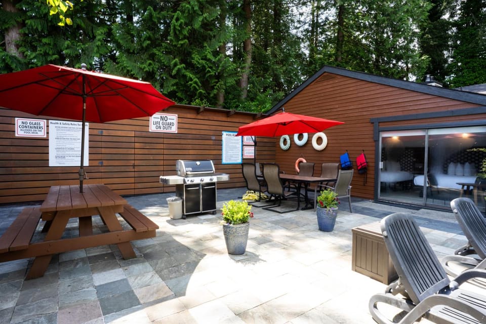 Sunshine Lodge Inn Motel in Vancouver Island