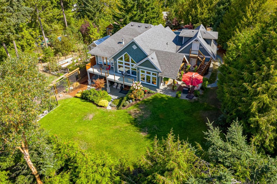 Shawnigan Suite B & B Hotel in Southern Gulf Islands