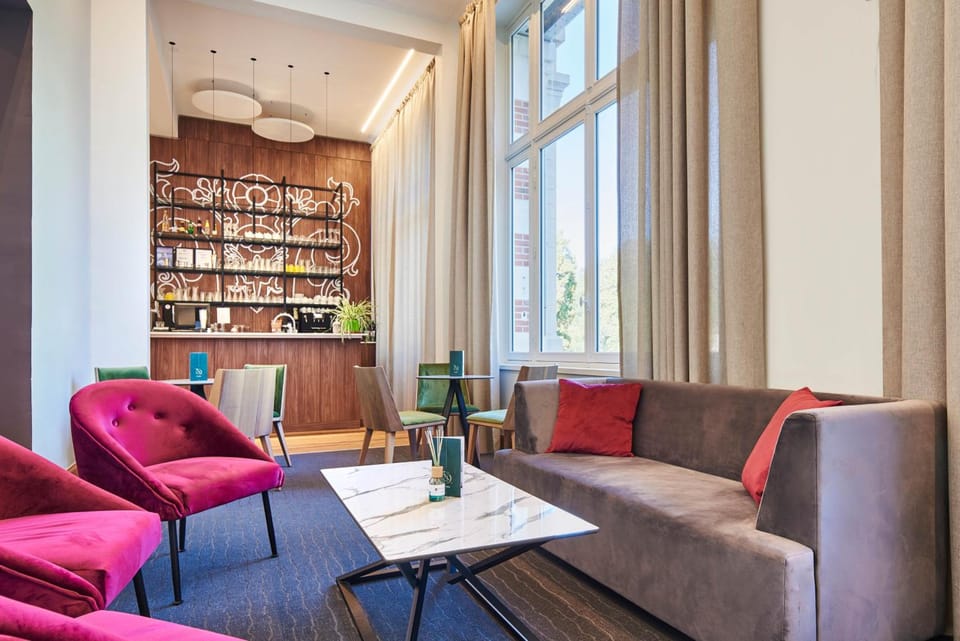 Le Grand Hotel, The Originals Relais Hotel in Auvergne-Rhône-Alpes