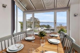 Glen View - Panoramic Sea Views Hotel in Saundersfoot