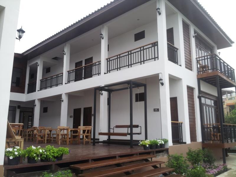 Norn Nab Dao Rimkhong Hotel Hotel in Vientiane Province, Laos