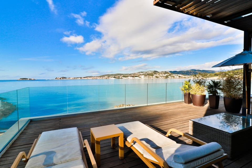 Hostellerie De La Farandole Hotel in Sanary-sur-Mer