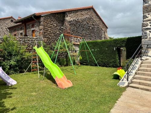 Retraite Champetre Proche du Puy-en-Velay avec Acces Chemin de Compostelle et Lac du Bouchet - FR-1- Hotel in Auvergne-Rhône-Alpes