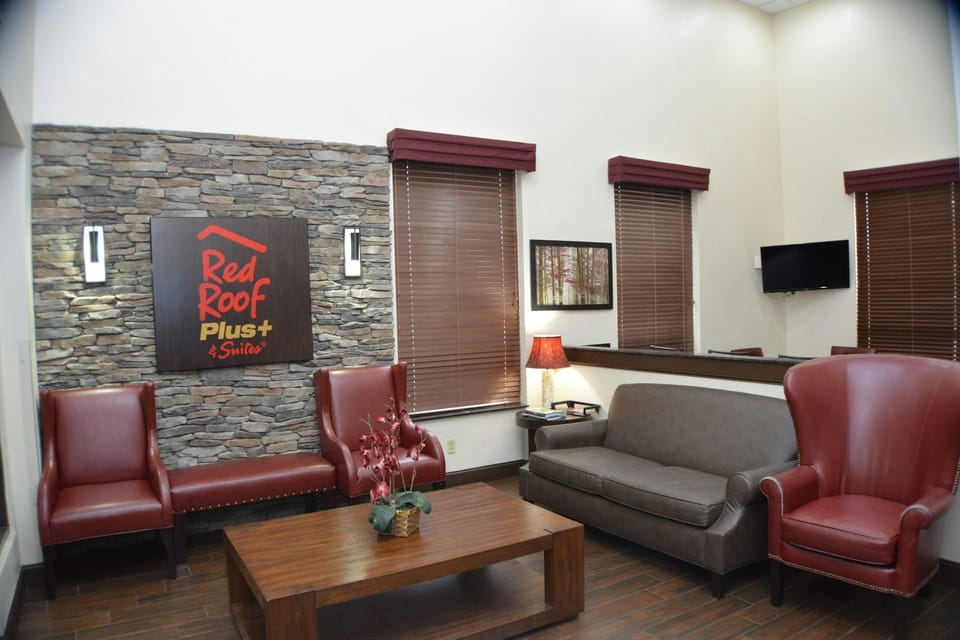 Red Roof PLUS+ & Suites Chattanooga - Downtown Hotel in Chattanooga
