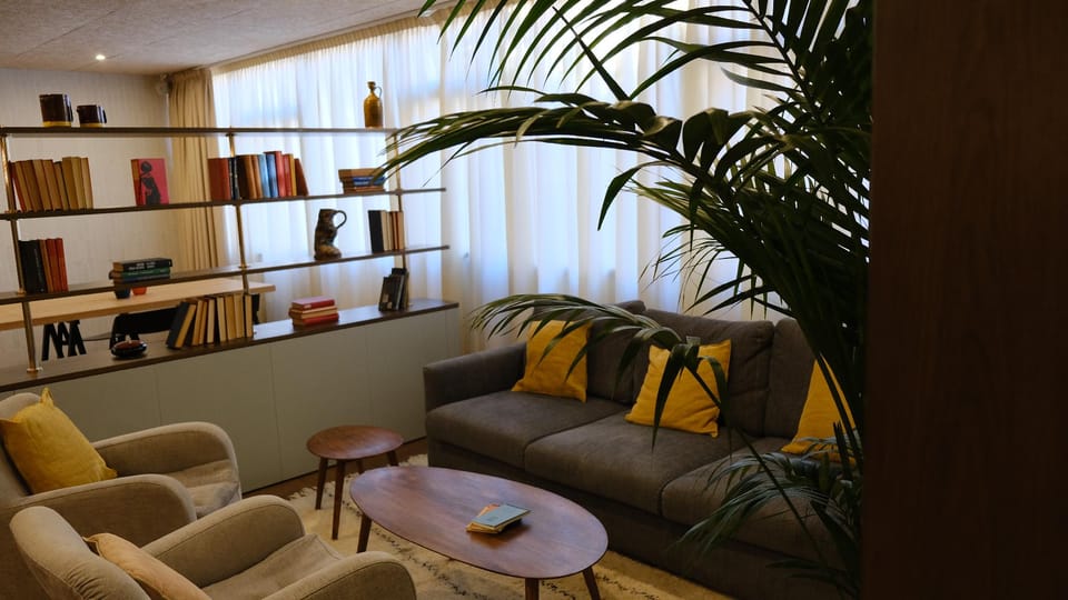 Shared lounge/TV area