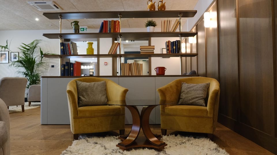 Shared lounge/TV area